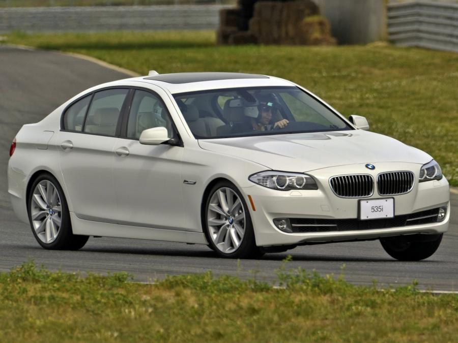  BMW 535i Sedan 2010 года  (US) (фото 6 из 11)